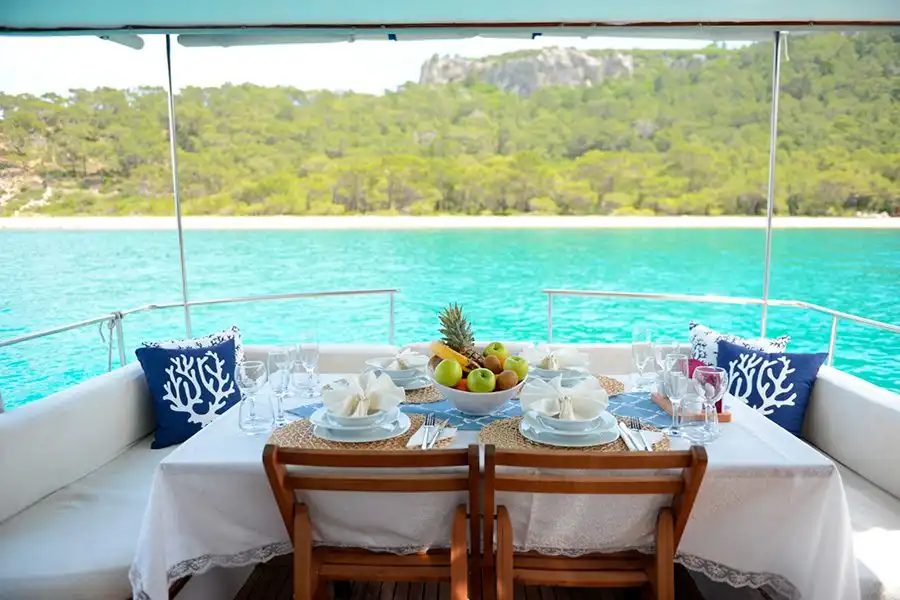 Kemer Yat Kiralama 13m Ekonomik Motor Yat